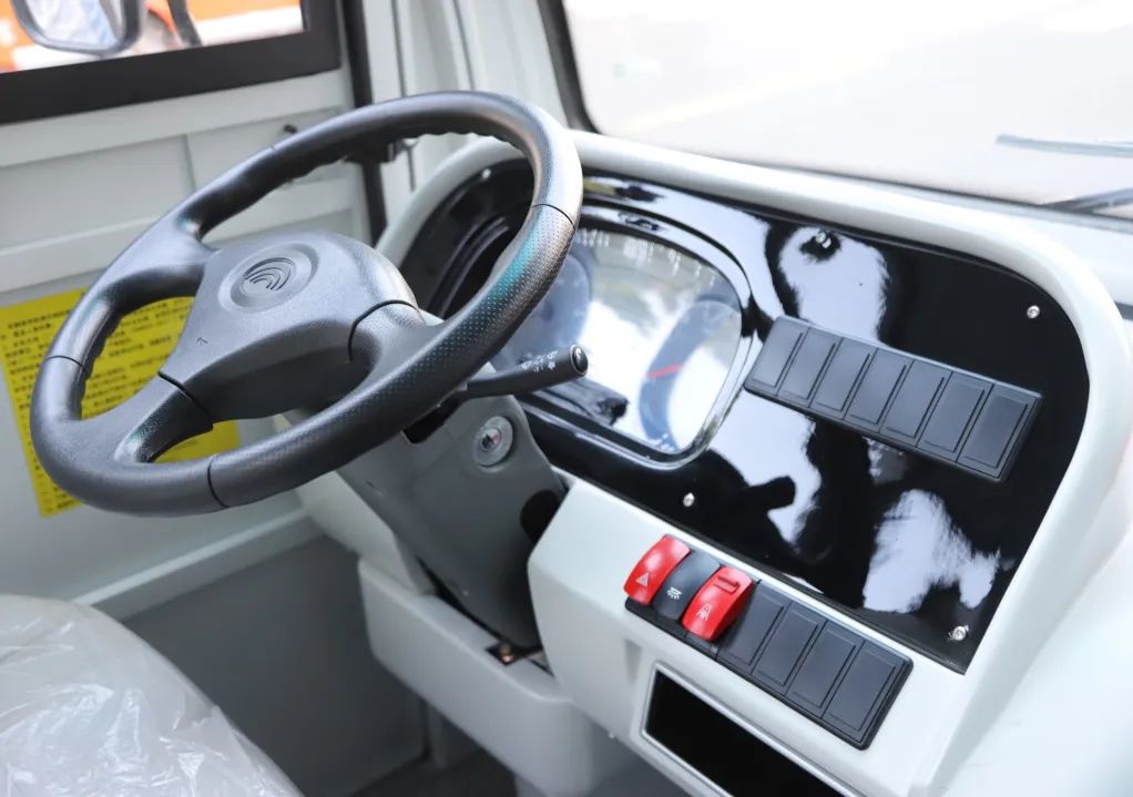 你能想象驾驶景区观光车有多“简单”？！