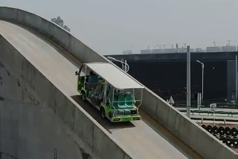 你能想象驾驶景区观光车有多“简单”？！