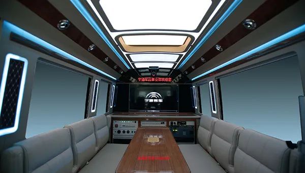 涨见识！你见过如此强大的特种车辆后援团吗？