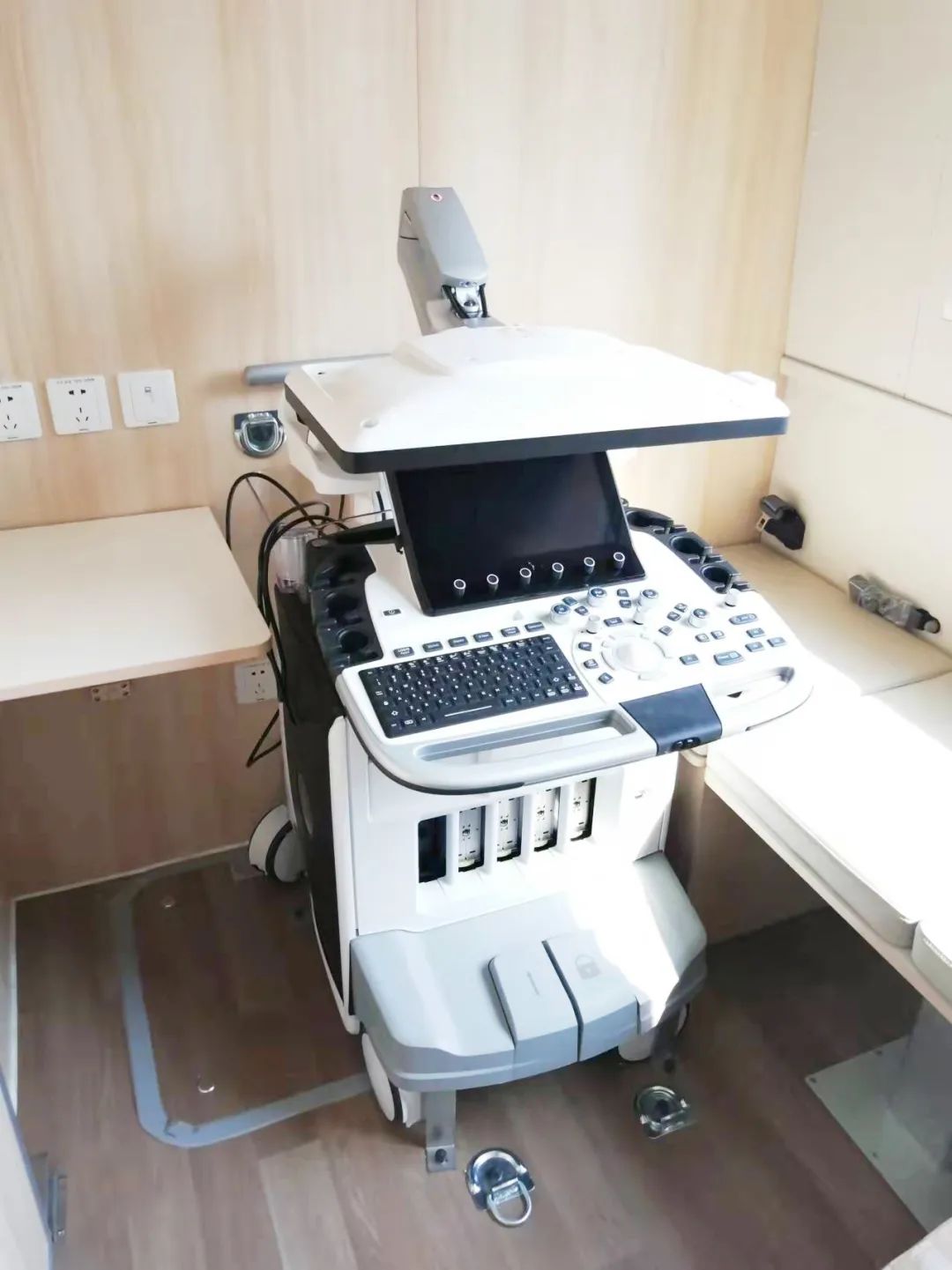 9888拉斯维加斯“两癌”筛查车来了，为女性撑起健康“保护伞”！