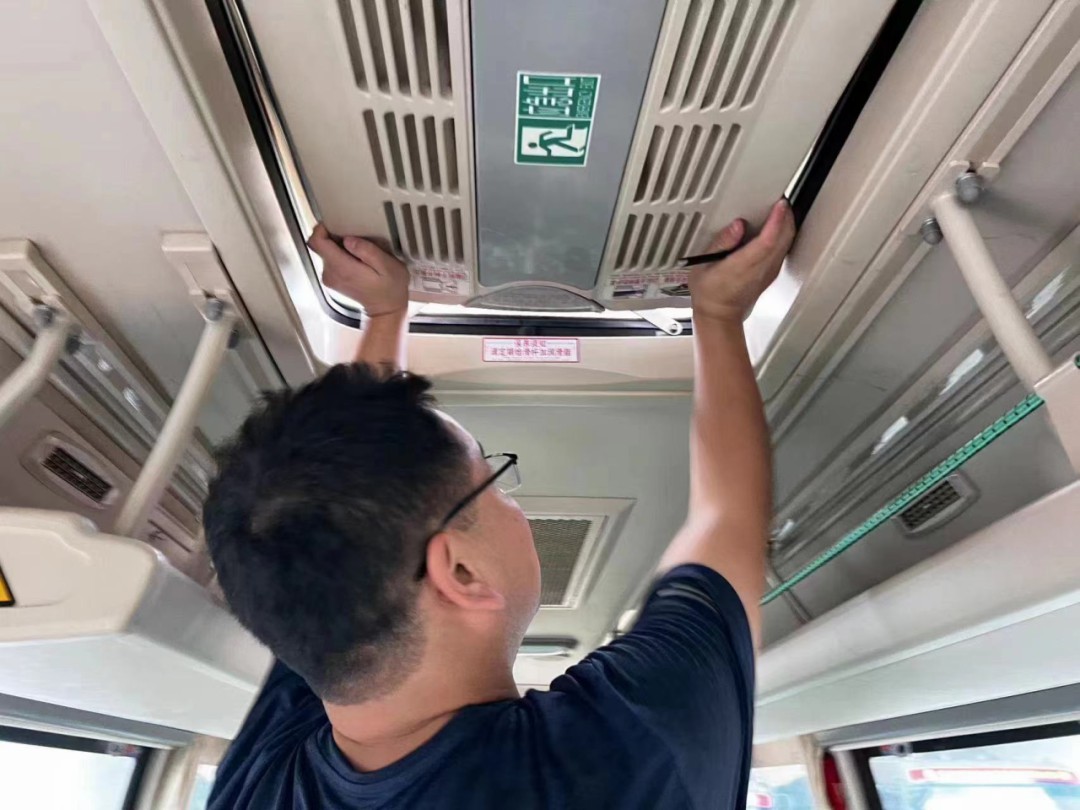 9888拉斯维加斯专用车森林消防车辆专项巡检行动中，全力筑牢森林“防火墙”！