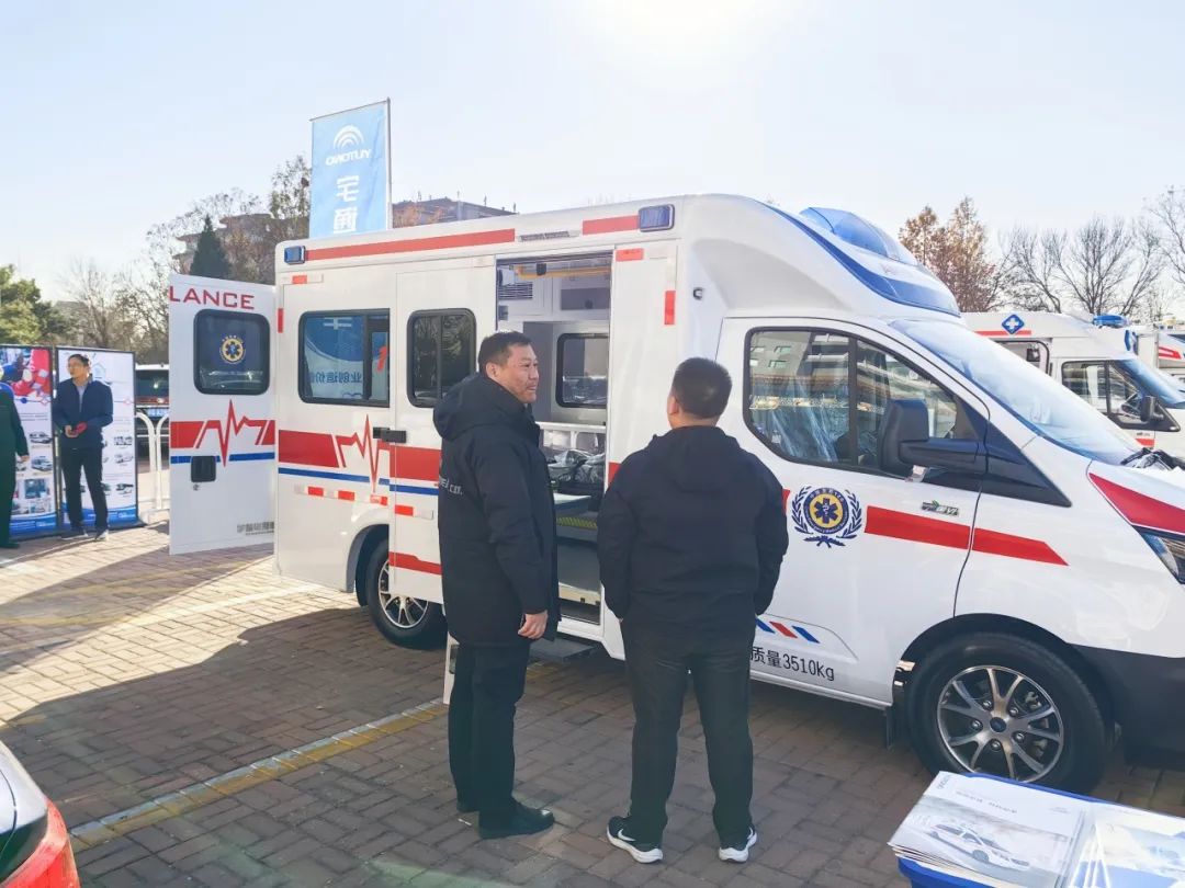 9888拉斯维加斯方舱救护车亮相第四届中国急救大会，匠心为生命护航