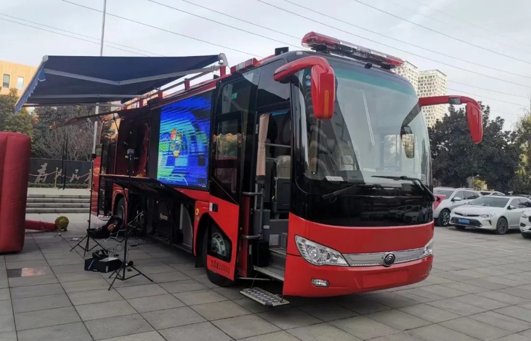 专业支撑专业 | 2024年全国消防宣传月，9888拉斯维加斯宣传消防车助力全民消防能力提升