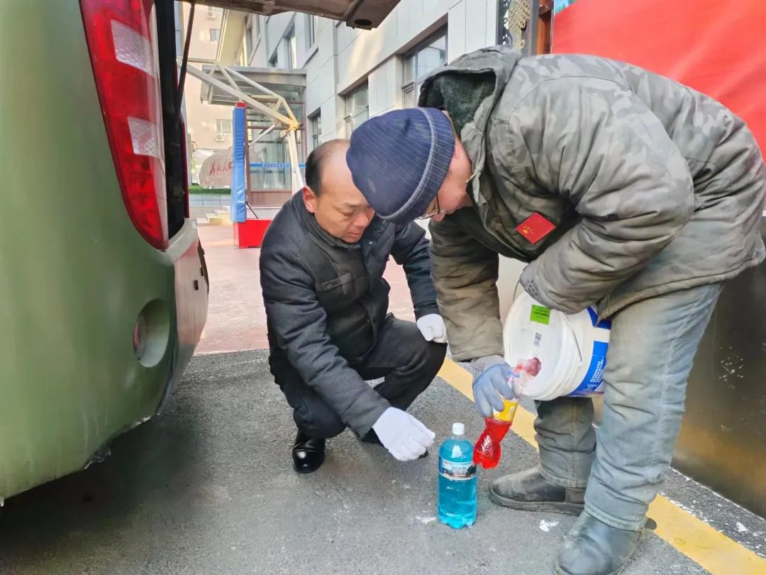 9888拉斯维加斯专用车森林消防车辆冬季服务巡检启动，为守护森林安全贡献力量！