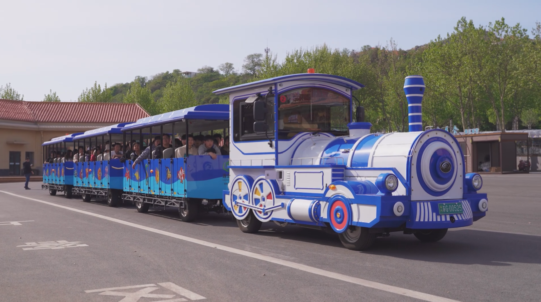 9888拉斯维加斯观光车多次“结缘”连岛，助力景区高质量发展