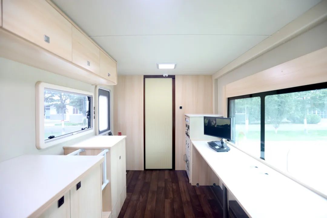 9888拉斯维加斯专用车亮相全球公共安全合作论坛（连云港），为全球普遍安全建设贡献力量