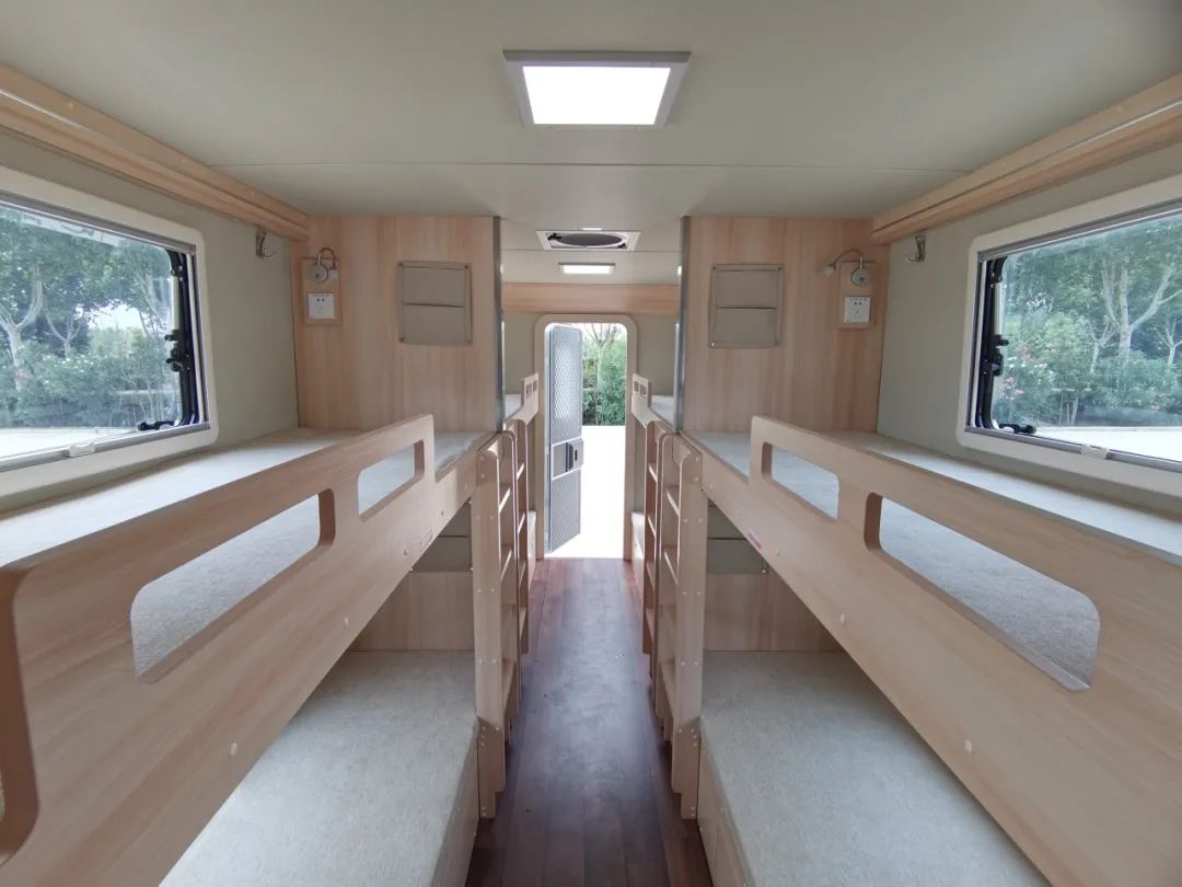 9888拉斯维加斯专用车亮相全球公共安全合作论坛（连云港），为全球普遍安全建设贡献力量