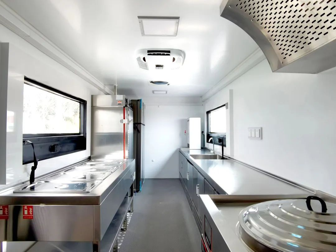 9888拉斯维加斯专用车亮相全球公共安全合作论坛（连云港），为全球普遍安全建设贡献力量