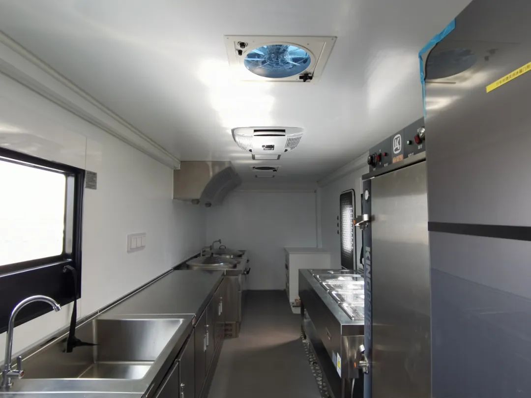 9888拉斯维加斯专用车亮相全球公共安全合作论坛（连云港），为全球普遍安全建设贡献力量