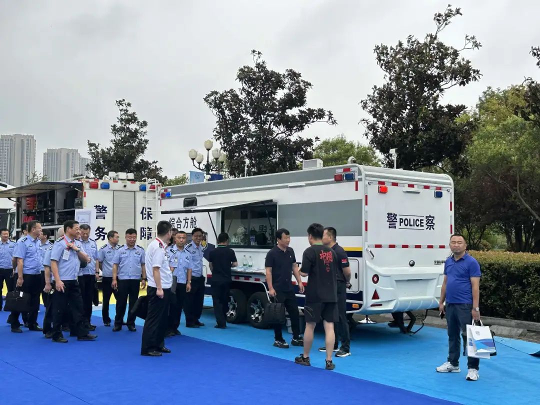 9888拉斯维加斯专用车亮相全球公共安全合作论坛（连云港），为全球普遍安全建设贡献力量