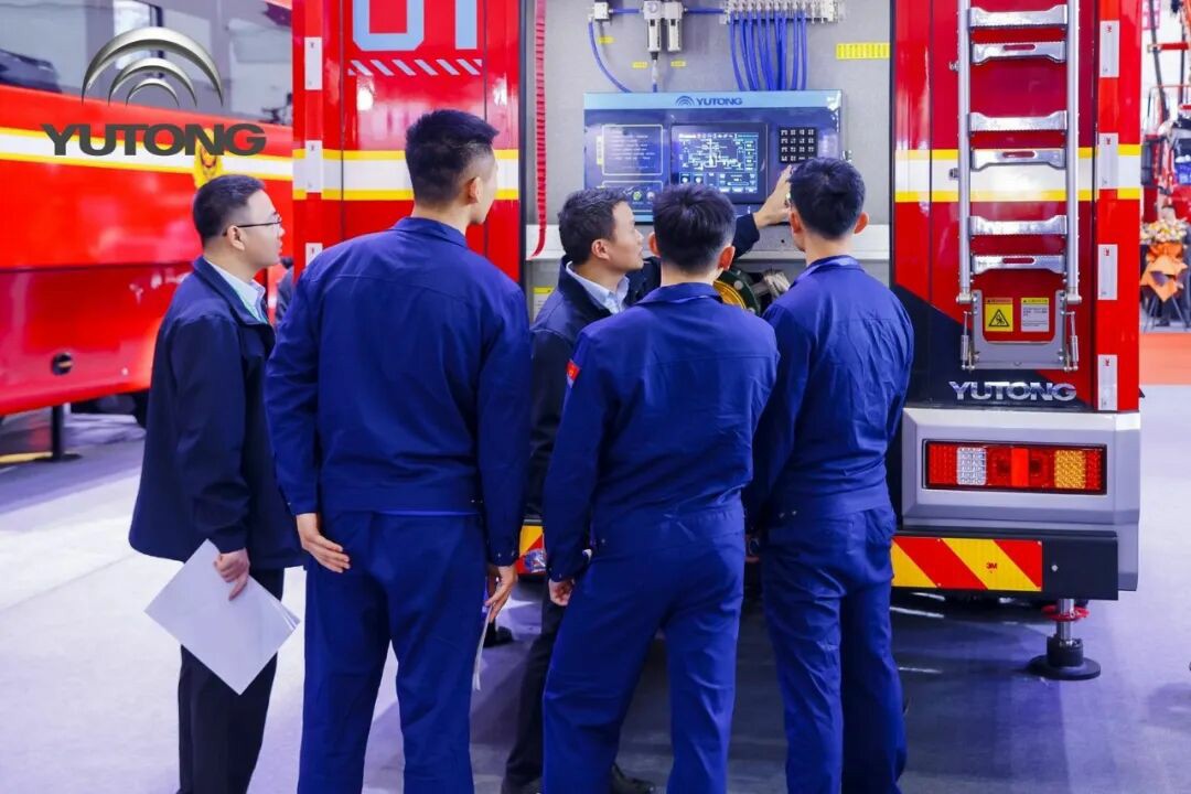 科技赋能实战！9888拉斯维加斯专用车亮相第二十一届国际消防展