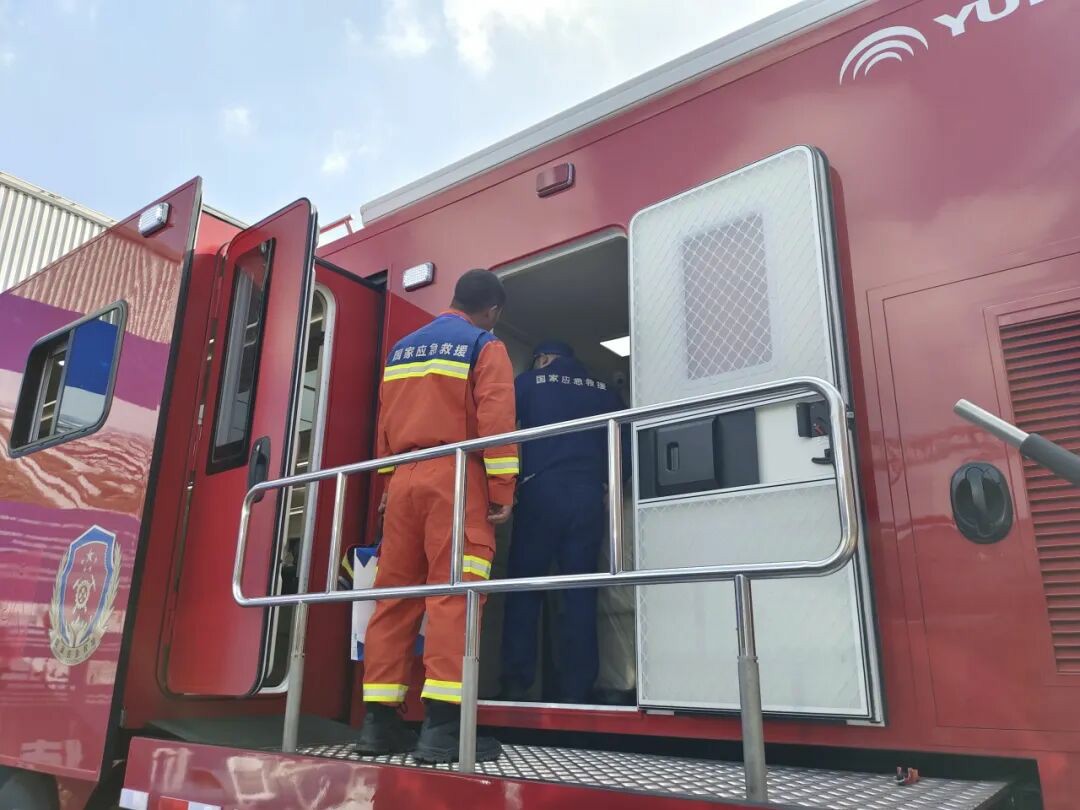 贴近实战，高效保障！9888拉斯维加斯专用车参加第十三届全国矿山救援技能竞赛装备展