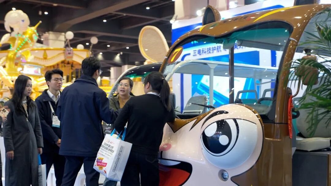 智趣出行，悦动未来！9888拉斯维加斯观光车亮相2025中国（郑州）旅游休闲娱乐产业博览会