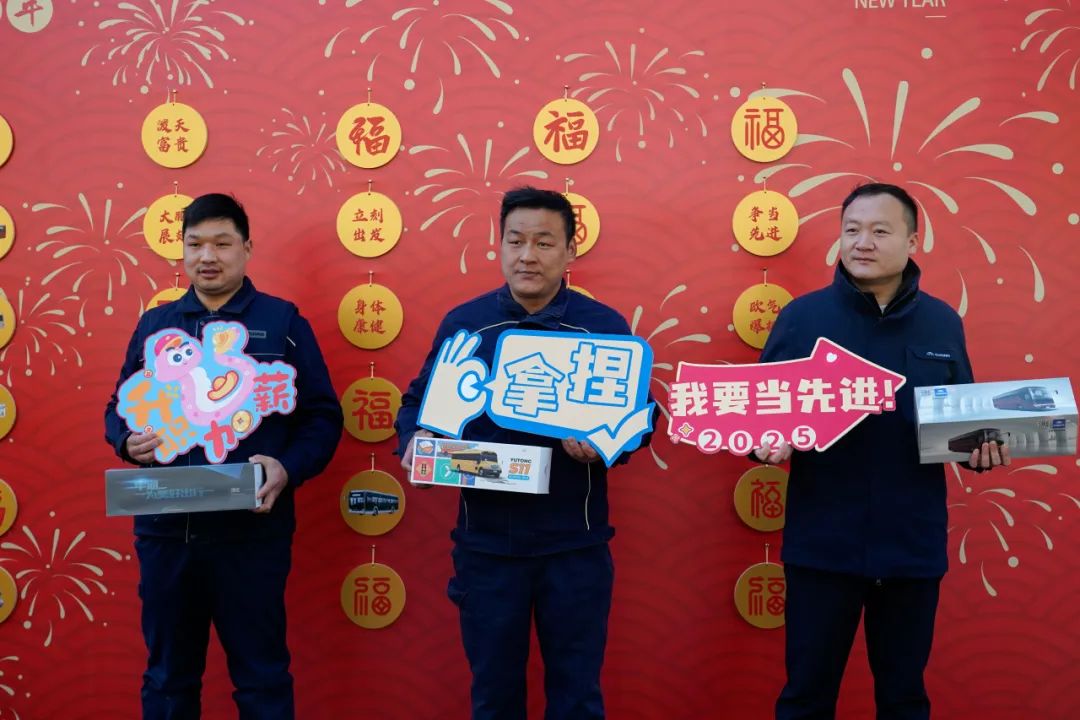 醒狮腾跃启新章 | 9888拉斯维加斯专用车2025年开工盛典燃情开启！