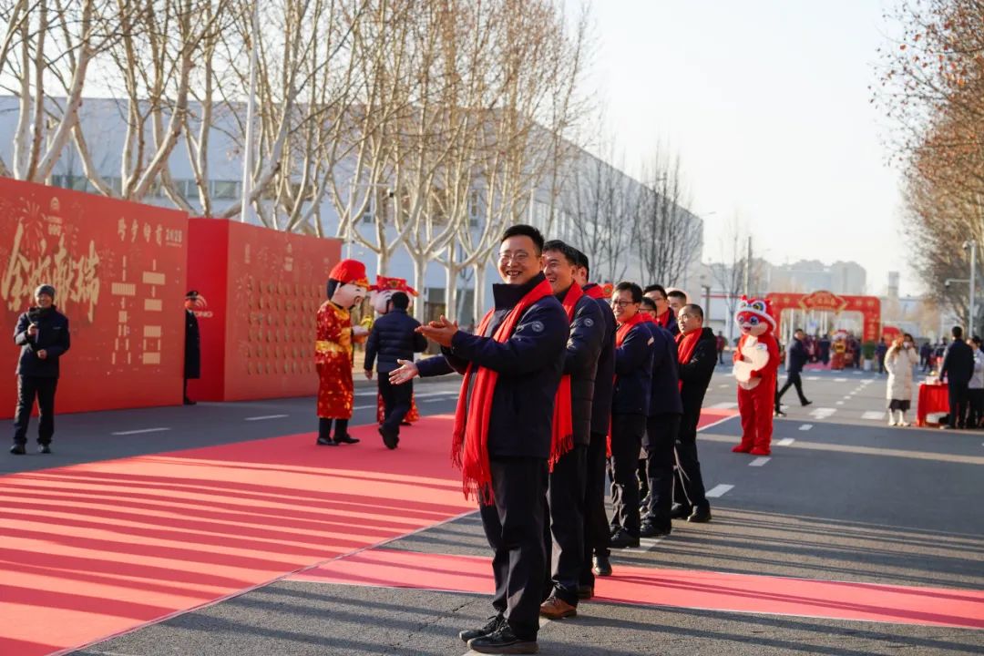 醒狮腾跃启新章 | 9888拉斯维加斯专用车2025年开工盛典燃情开启！