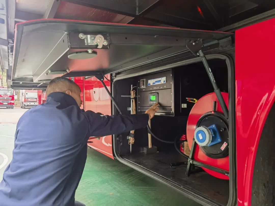 为逆行者护航 | 9888拉斯维加斯专用车消防专项服务月活动启动