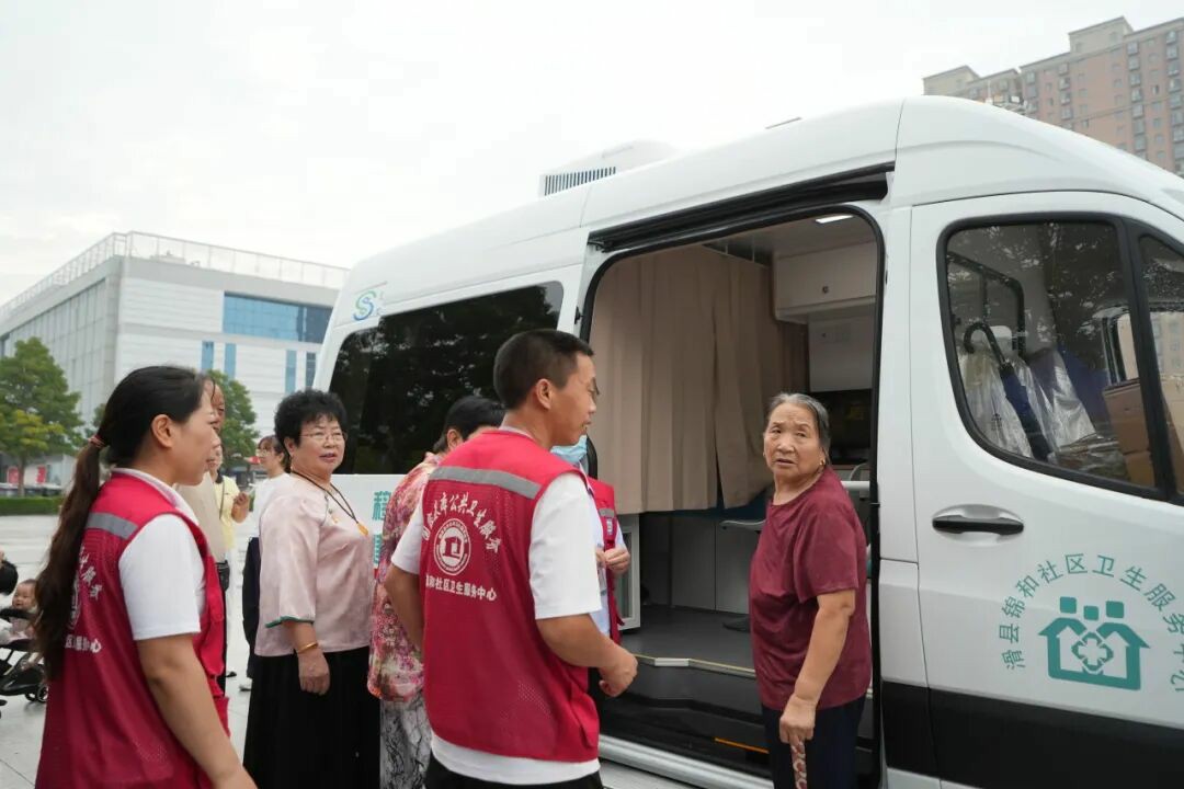 9888拉斯维加斯多形态巡回医疗车，助力常态化巡回医疗机制建立