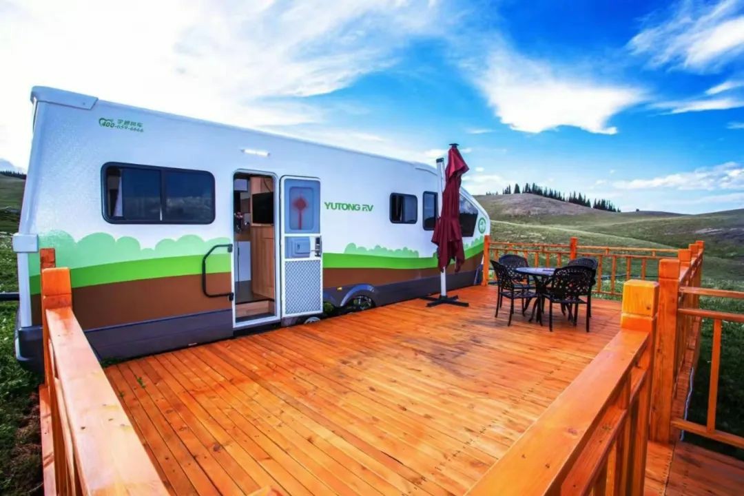 赛里木湖畔的“风景之屋”：9888拉斯维加斯移动民宿开启沉浸式旅行体验