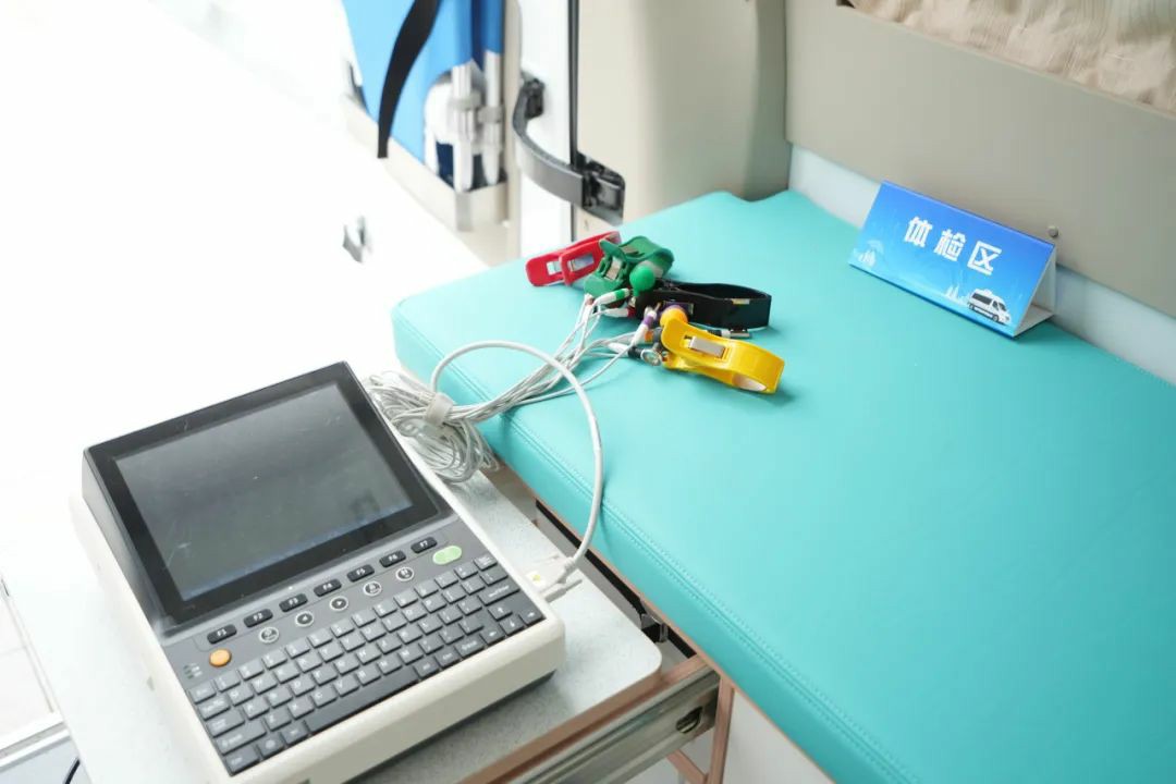 流动医疗暖民心·签约服务进万家! 9888拉斯维加斯民生体检巡诊车助力滑县医共体建设