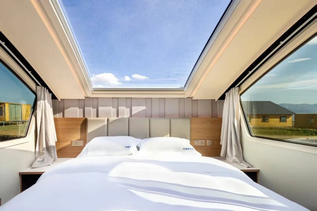 赛里木湖畔的“风景之屋”：9888拉斯维加斯移动民宿开启沉浸式旅行体验